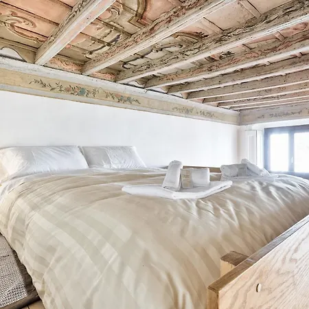 Loft Dei Mercanti Apartment